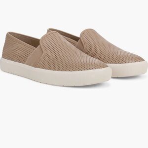 VINCE BLAIR SLIP ON SUEDE SNEAKER-EUC size 8